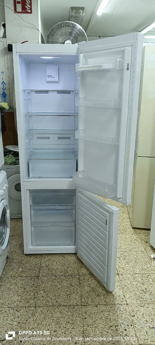 Nevera Combi Blanca Svan NO FROST ENERGÍA A+