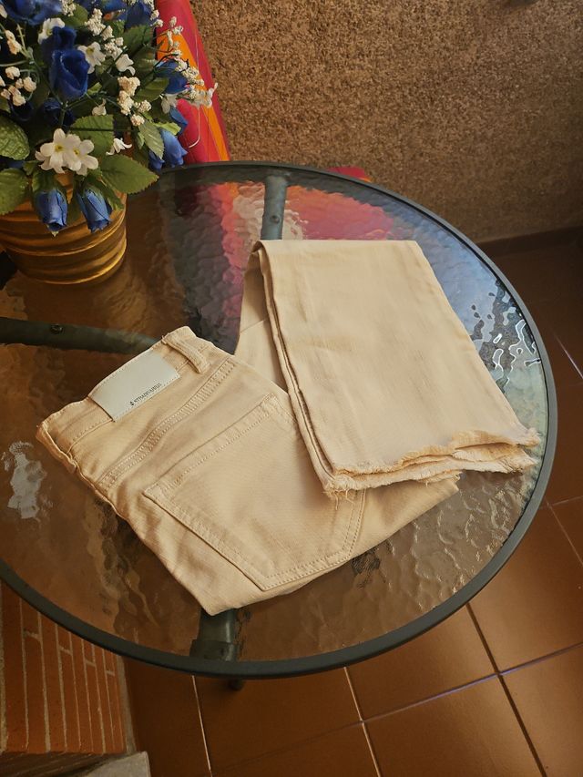 Pantaloni in jeans beige da bambina Stradivarius