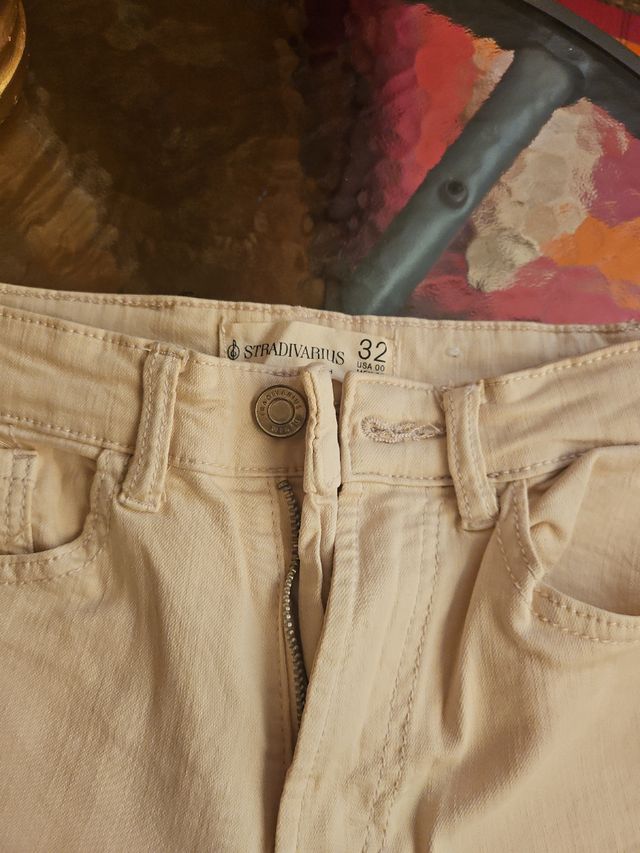 Pantaloni in jeans beige da bambina Stradivarius