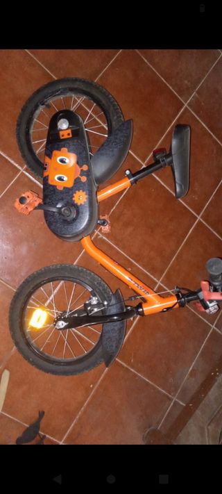 Bicicleta infantil BTWIN con protecciones