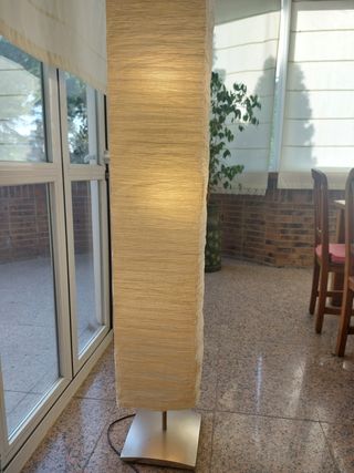 Aplique de luz beige y plateado