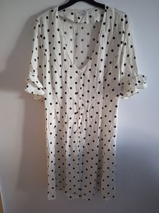 Vestido lunares blanco y negro