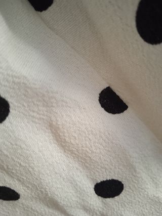 Vestido lunares blanco y negro