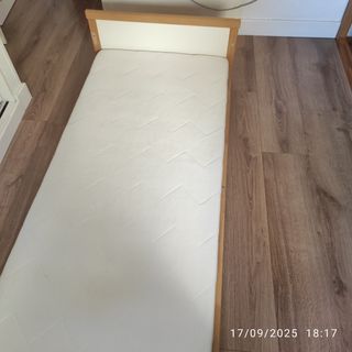 Camita madera SNIGLAR y colchón UNDERLIG Ikea