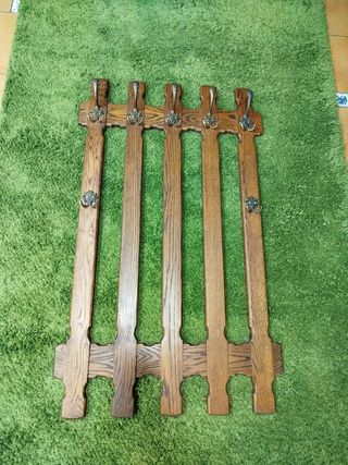Perchero de madera rústico