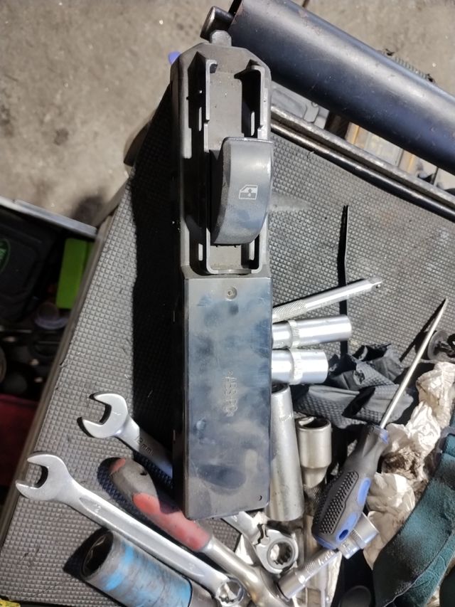 Mando Elevalunas Derecho Saab 93