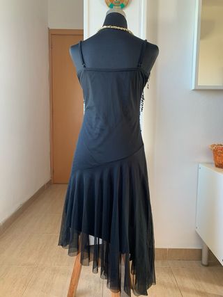 Vestido de fiesta negro con lentejuelas