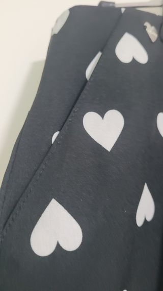 Pantalón falda corto con corazones