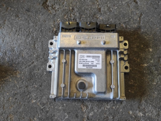 Centralita motor uce 9801556080 Peugeot 3008