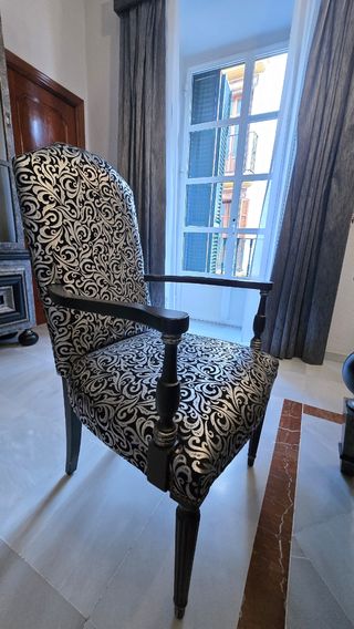 Conjunto mesa y sillas alto diseño de Renato Costa