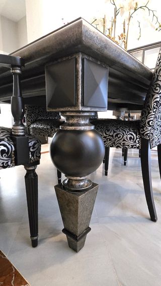 Conjunto mesa y sillas alto diseño de Renato Costa