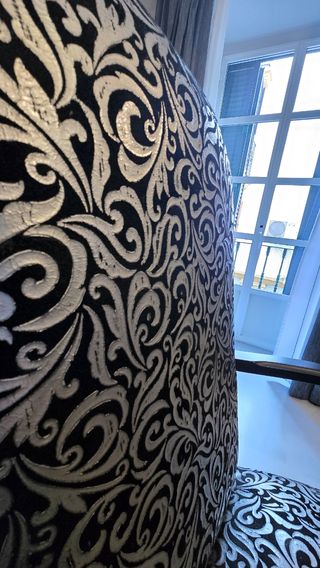 Conjunto mesa y sillas alto diseño de Renato Costa