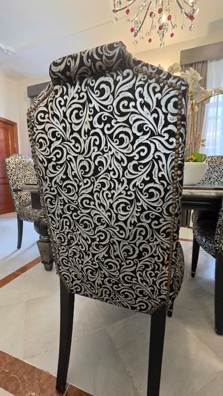 Conjunto mesa y sillas alto diseño de Renato Costa