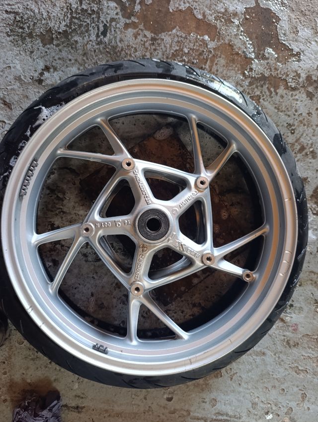 Llanta delantera BMW RT 1250/1200 r y xr 1000 rr