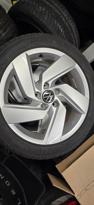 Llanta Original VW Golf 17 225/45/17