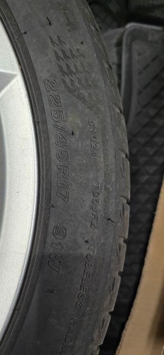 Llanta Original VW Golf 17 225/45/17