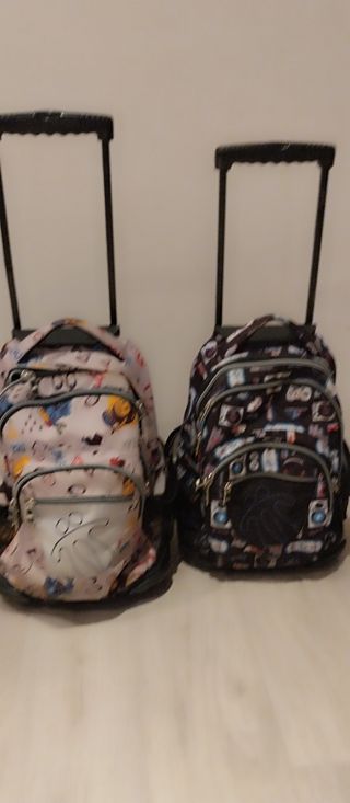 Mochilas Totto con ruedas el precio es de las dos