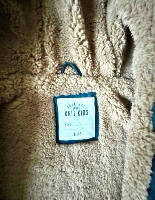 ANORAK COM CAPUZ E FORRO CASACO PARA MENINO T. 11-12 anos