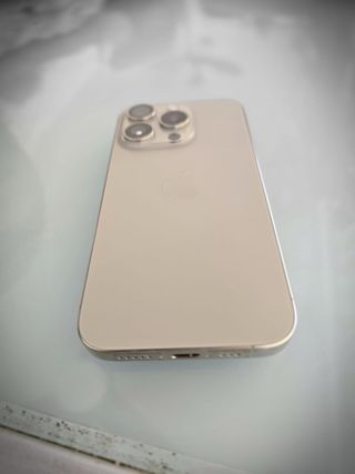 iPhone 15 Pro cromado