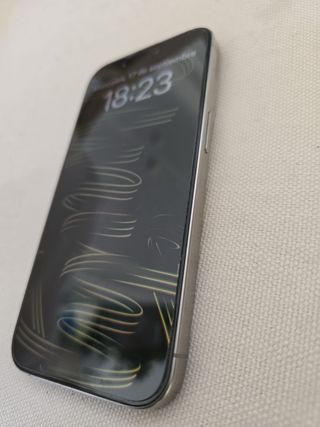 iPhone 15 Pro cromado