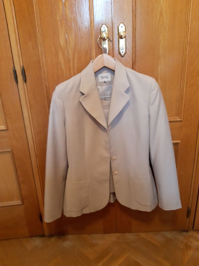 Traje chaqueta MNG color arena