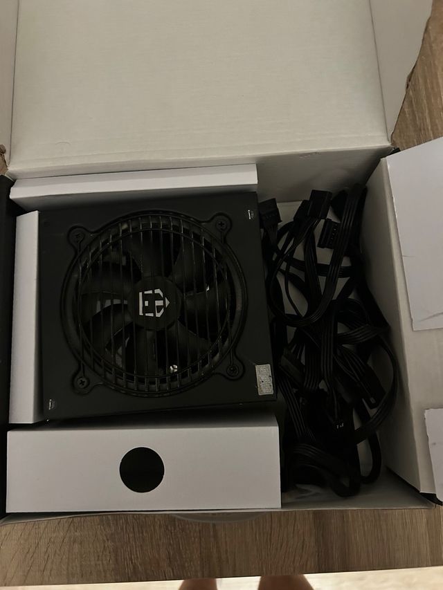 ASUS GeForce GTX 1050 Ti 4GB OC Edition más regalo
