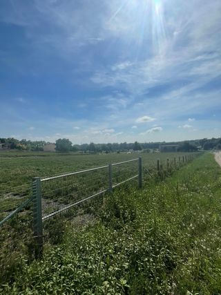 Vallas y puerta y poste de madera