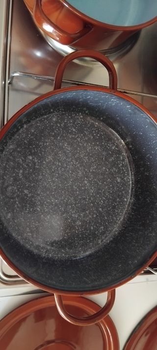 Cazuelas antiguas de porcelana