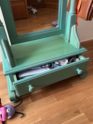 Espejo de pie con mueble