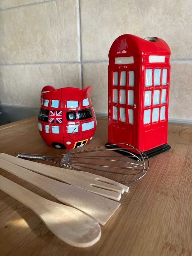 Brocca e porta utensili tema inglese