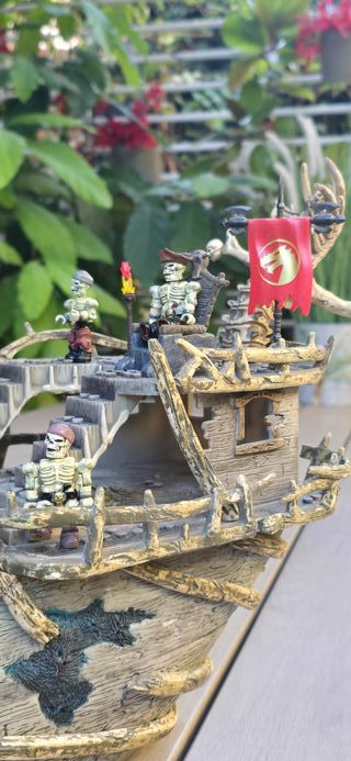 Barco Pirata Fantasma 62x62x16.5cm