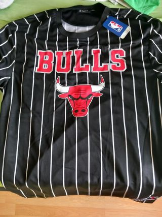 Camiseta Chicago Bulls Negra y Blanca Talla L