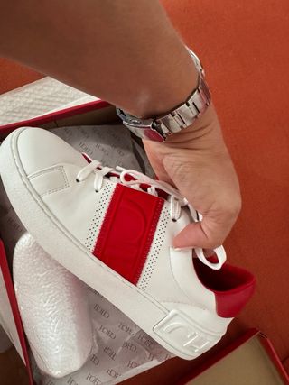 Zapatillas Blancas y Rojas Nuevas