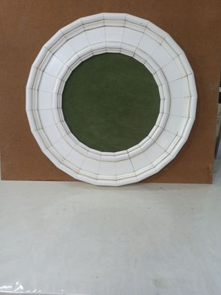 Marco redondo blanco de madera