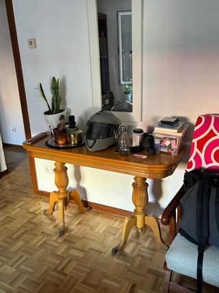 Mesa de madera auxiliar
