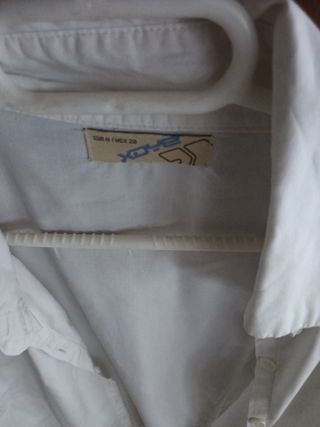 Camisa blanca de señora,las dos 5€