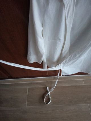 Camisa blanca de señora,las dos 5€
