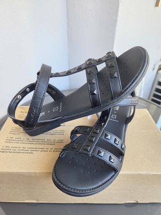 Sandalias Geox negras nuevas 
