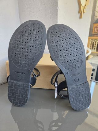 Sandalias Geox negras nuevas 