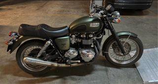 Triumph Bonneville Verde