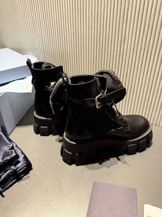 Stivali Prada Monolith neri