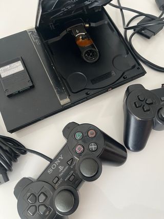 Consola Sony Playstation 2 con 2 Mandos y 1 Memory