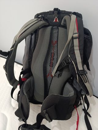 Mochila Ferrino 40+10L (usada una vez)