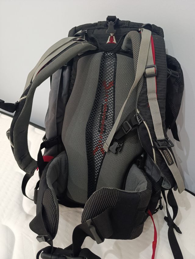Mochila Ferrino 40+10L (usada una vez)
