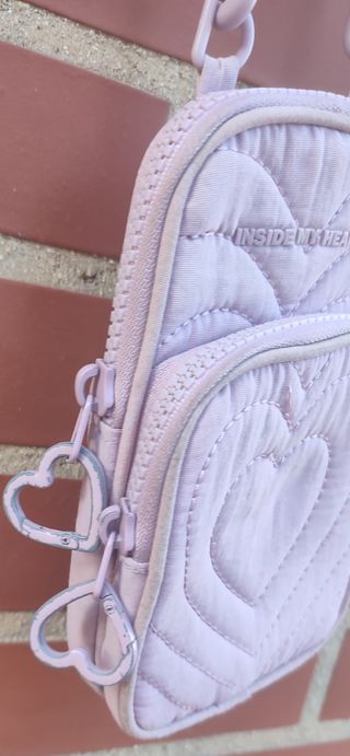 Bolsa móvil Zara corazón púrpura