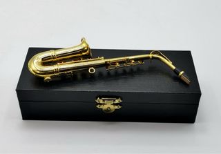 Miniatura de Saxofón Metálico  En Estuche