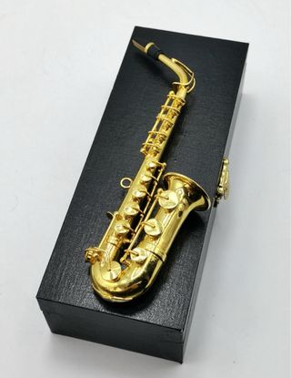 Miniatura de Saxofón Metálico  En Estuche