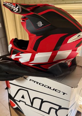 Casco Moto Airoh Rosso e Nero Mis L
nuovo 