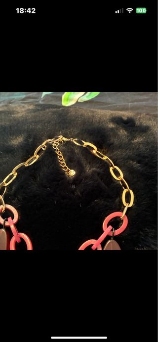 Collar Parfois Negro y Morado