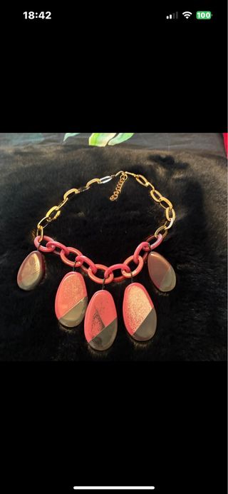 Collar Parfois Negro y Morado